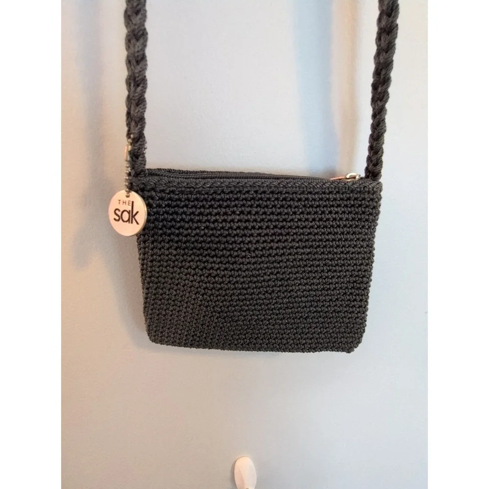 The Sak Gray Crochet Knit Shoulder Bag Small Handbag Zipper Closure Boho